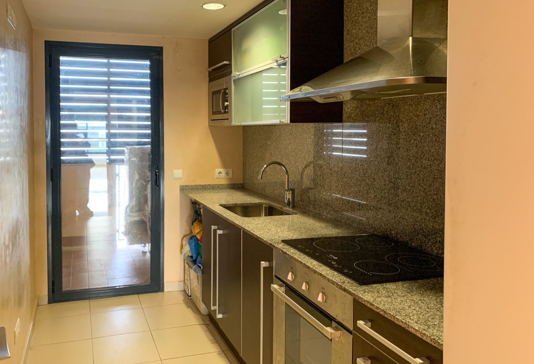 Modern penthouse with direct beach access - 6