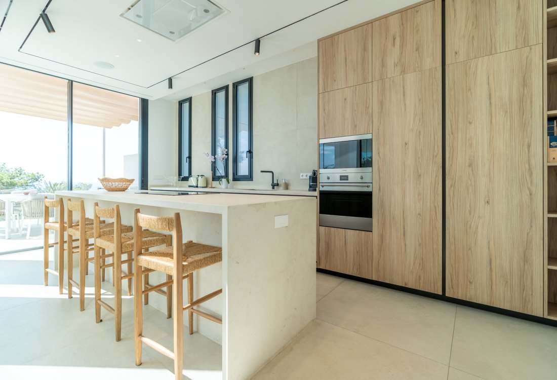 Exclusiva villa de obra nueva en primera línea de mar - 9
