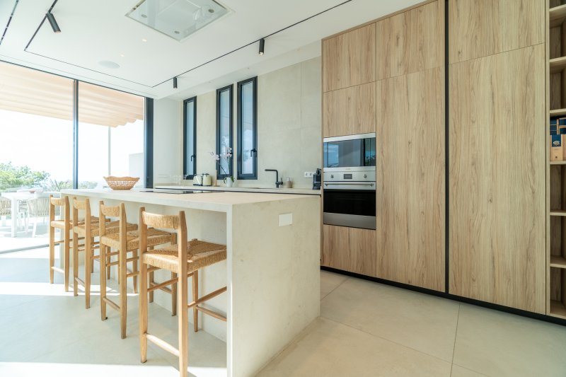 Exclusive new-build villa in a frontline sea location - 5