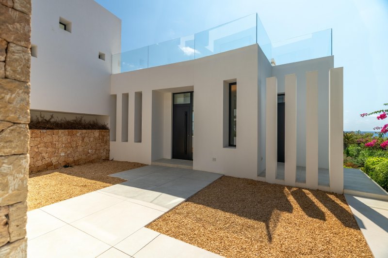 Exklusive Neubau Villa in erster Meereslinie - 3