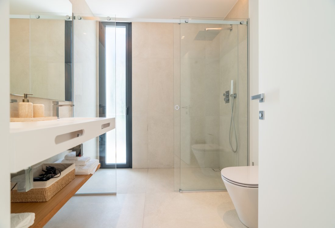 Exclusiva villa de obra nueva en primera línea de mar - 21