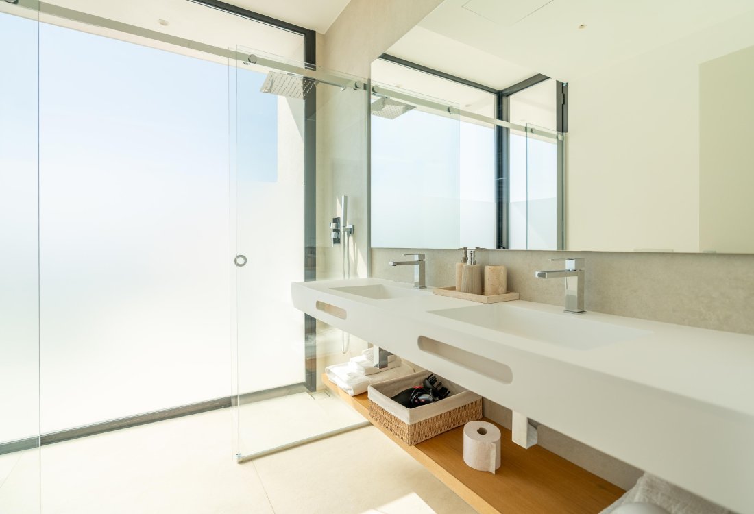 Exclusiva villa de obra nueva en primera línea de mar - 43