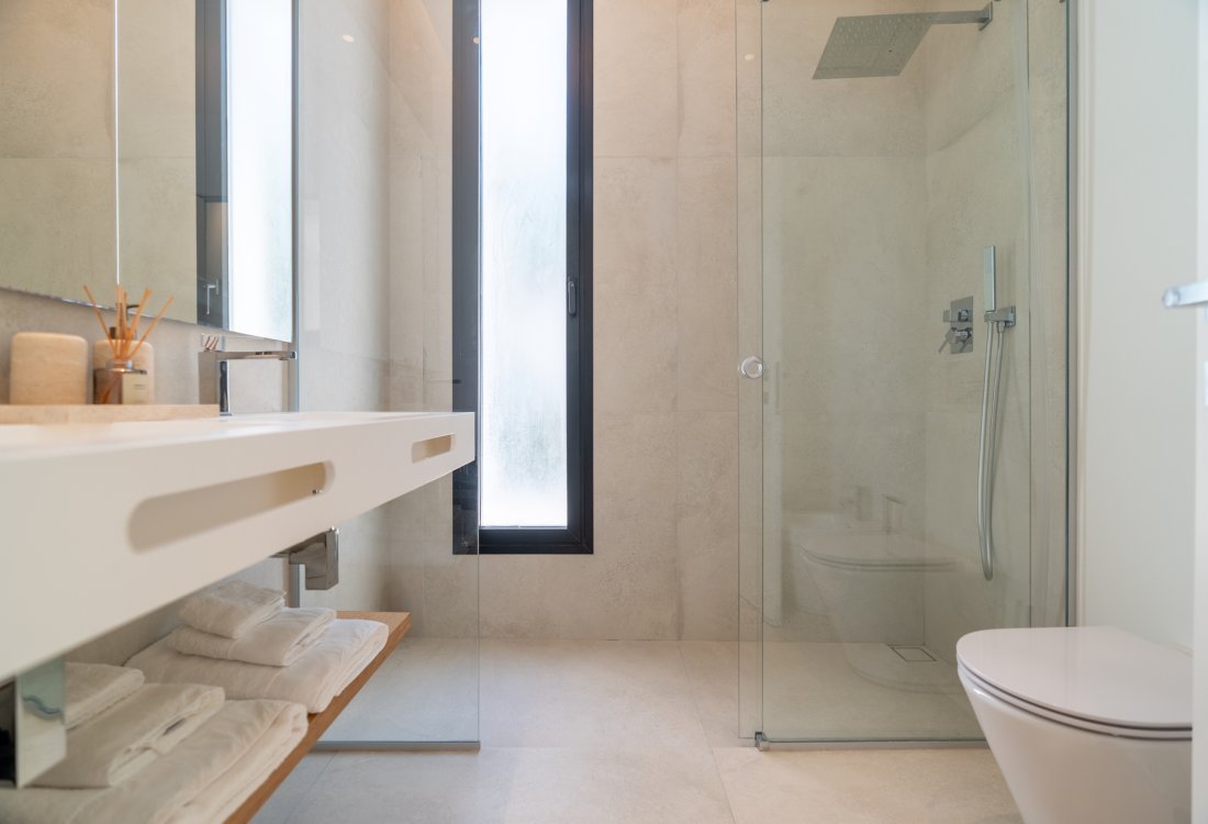 Exclusiva villa de obra nueva en primera línea de mar - 28