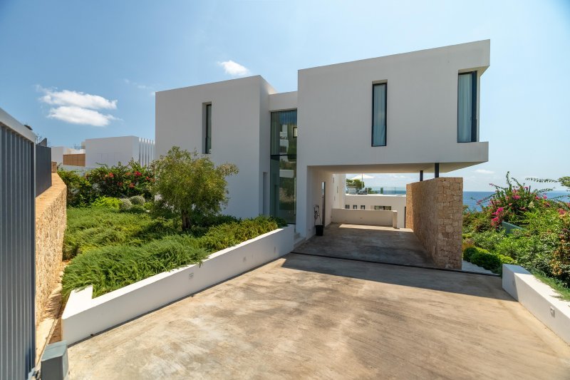 Exklusive Neubau Villa in erster Meereslinie - 2