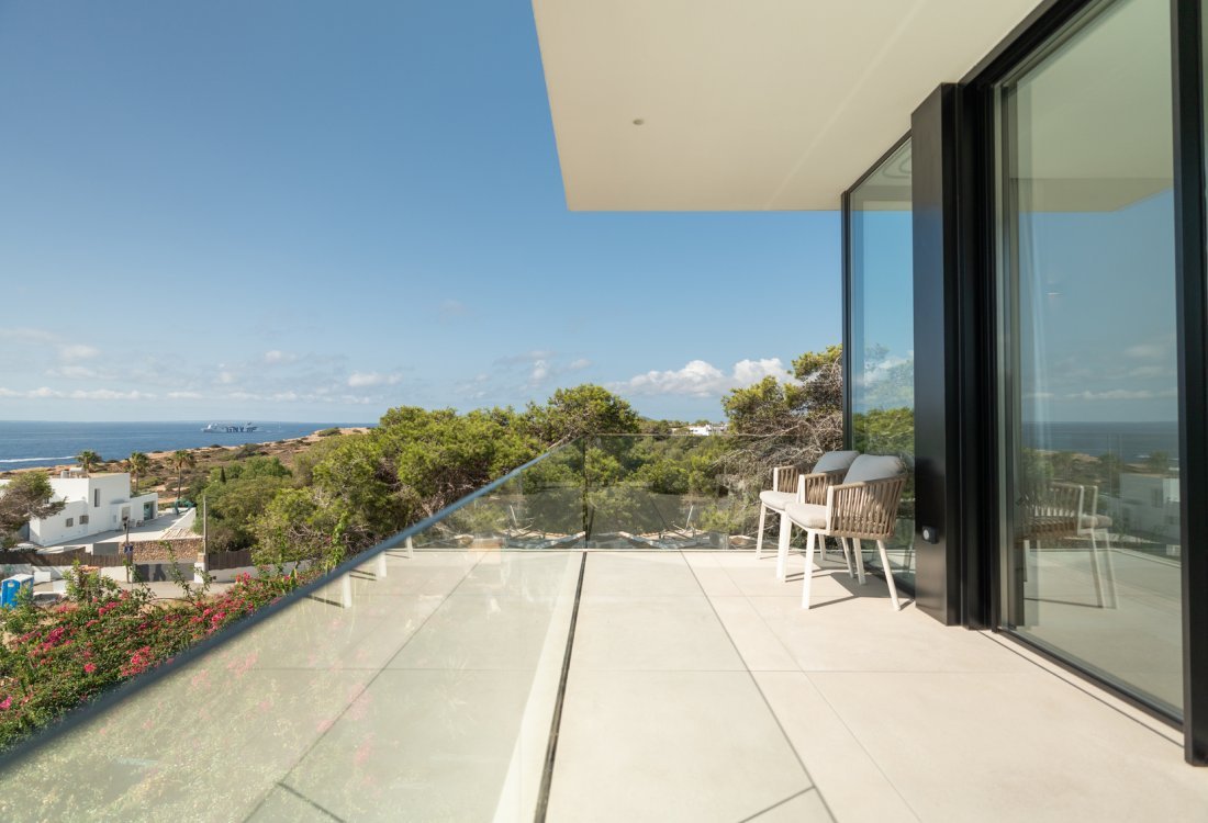 Exclusiva villa de obra nueva en primera línea de mar - 41