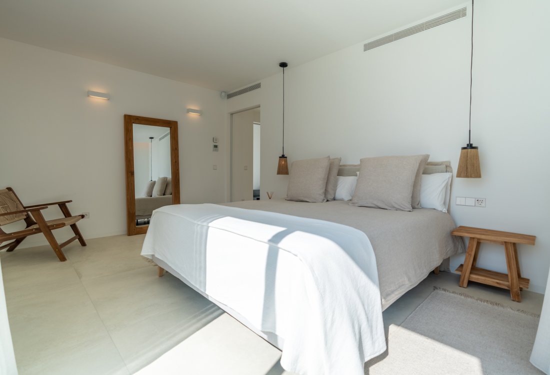 Exclusiva villa de obra nueva en primera línea de mar - 30