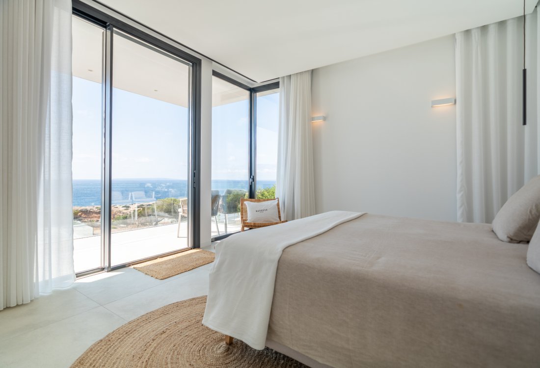 Exclusiva villa de obra nueva en primera línea de mar - 37