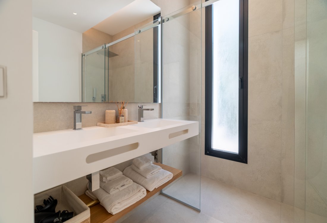 Exclusiva villa de obra nueva en primera línea de mar - 25