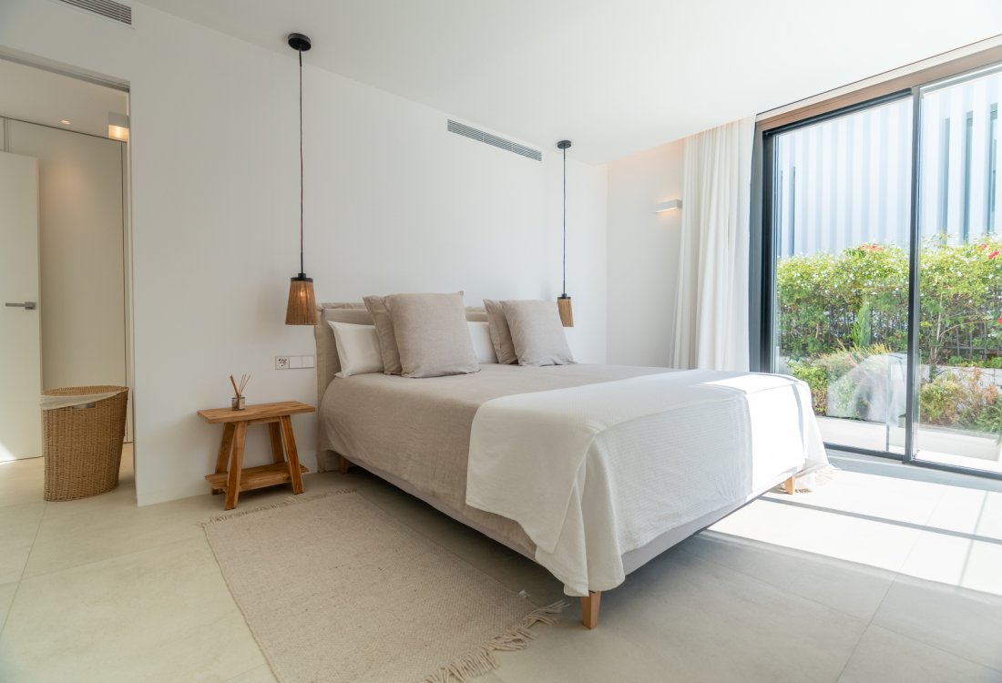 Exclusiva villa de obra nueva en primera línea de mar - 18