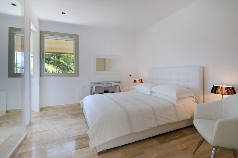 Villa moderna en ubicación céntrica con licencia turística - 4