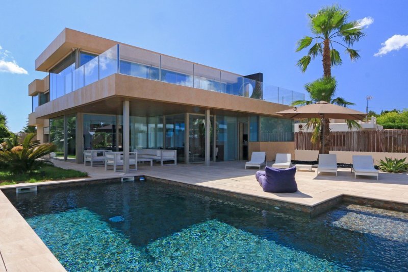 Villa moderna en ubicación céntrica con licencia turística - 1