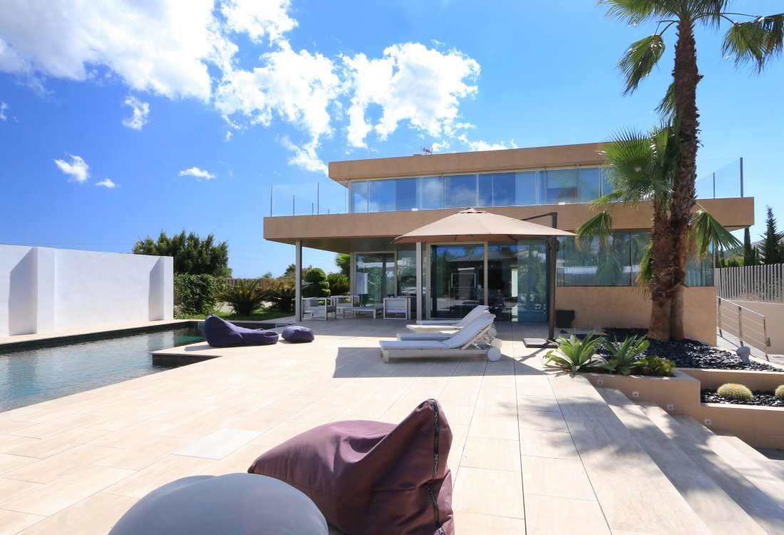 Villa moderna en ubicación céntrica con licencia turística - 17
