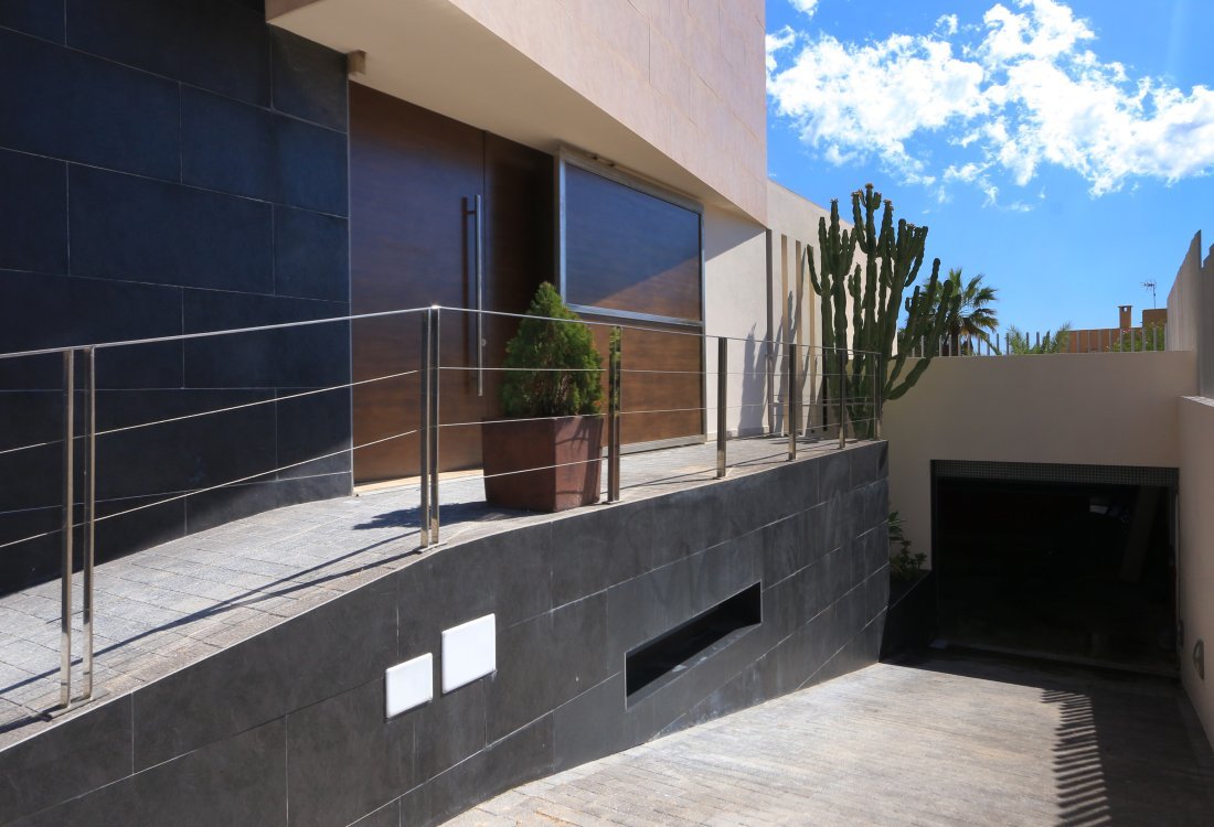 Villa moderna en ubicación céntrica con licencia turística - 18