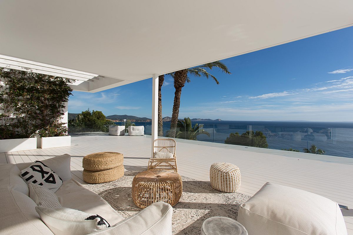 Villa renovada con licencia turística en ubicación privilegiada - 1