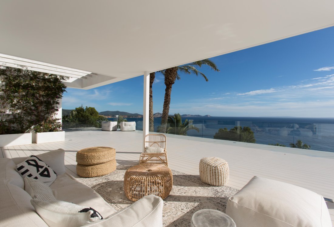 Villa renovada con licencia turística en ubicación privilegiada - 1