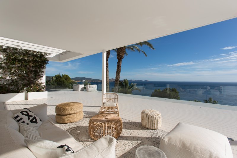 Villa renovada con licencia turística en ubicación privilegiada - 1