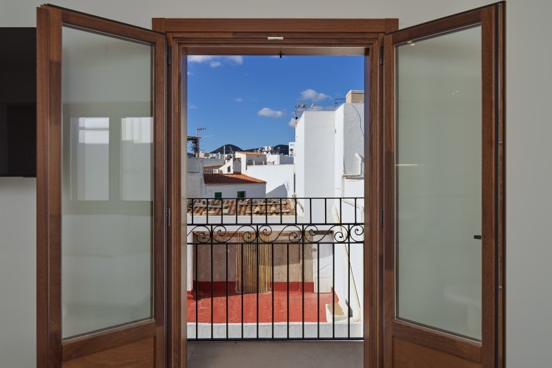 Edificio renovado con 8 apartamentos y 2 locales comerciales - 5