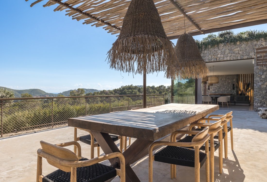 Unique opportunity – unparalleled villa with panoramic views - 26