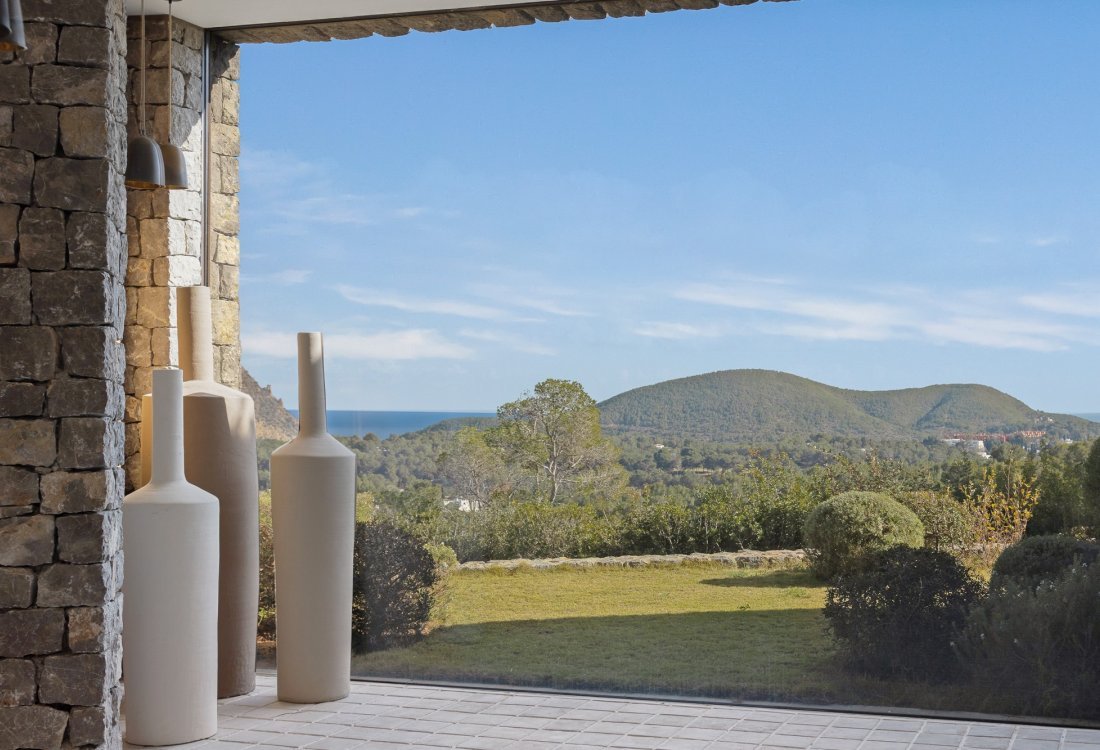 Unique opportunity – unparalleled villa with panoramic views - 14