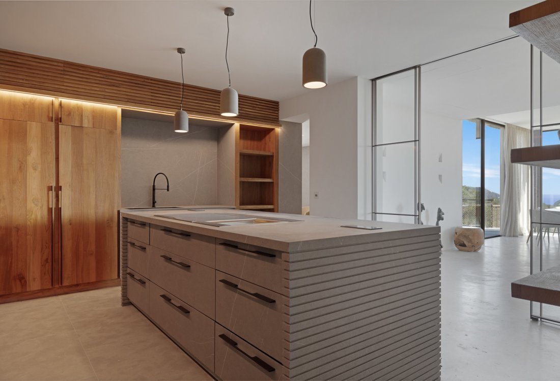 Unique opportunity – unparalleled villa with panoramic views - 4