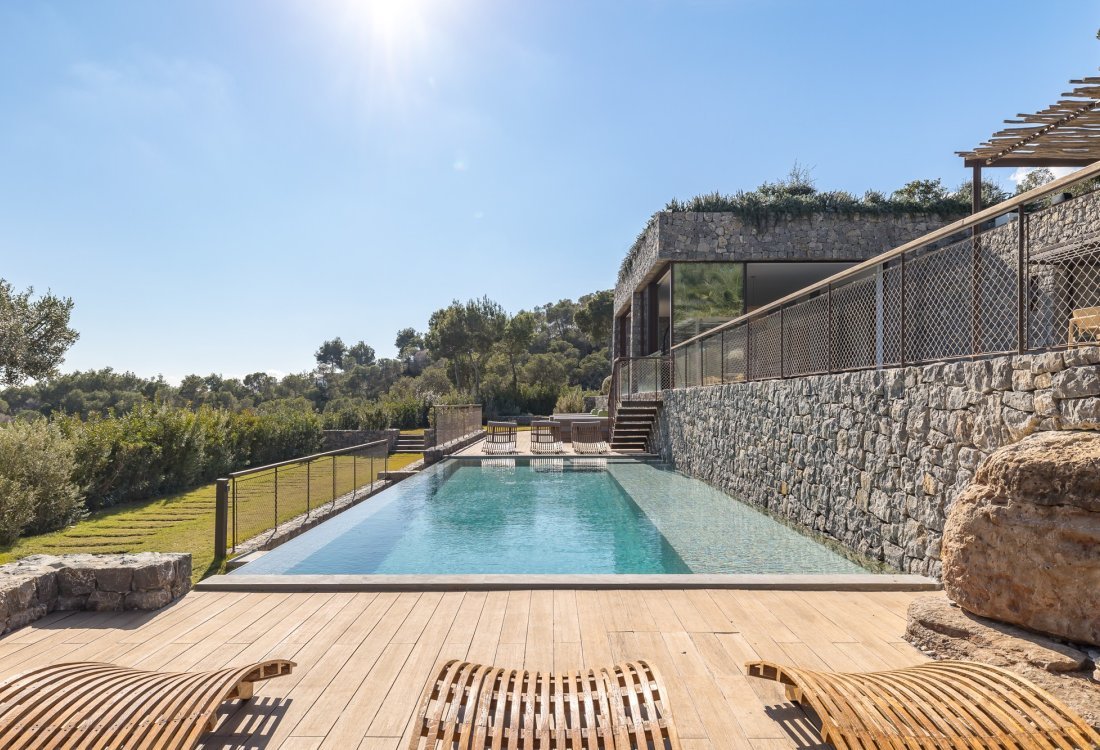 Unique opportunity – unparalleled villa with panoramic views - 35