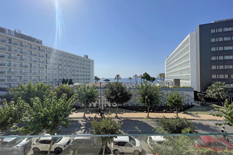Exclusive new-build apartment near the beach - 1