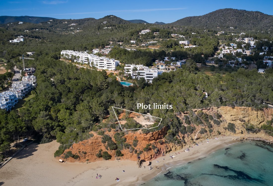 Exclusive building plot with license right above the beach - 22