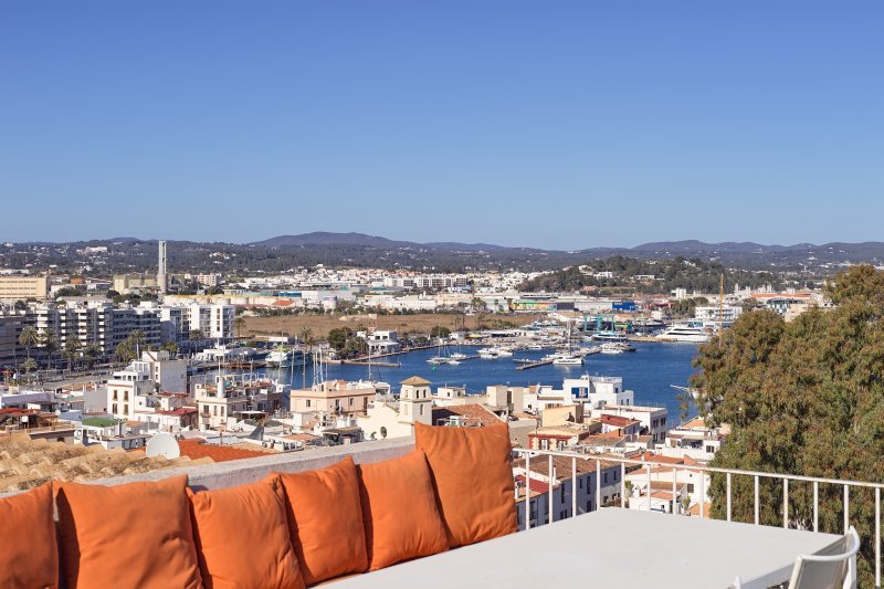 Exclusive duplex with sea views of Ibiza's harbor - 1