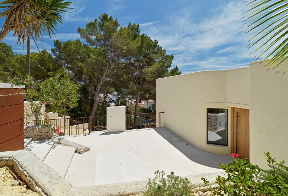 Stylishly renovated villa with mediterranean flair - 20