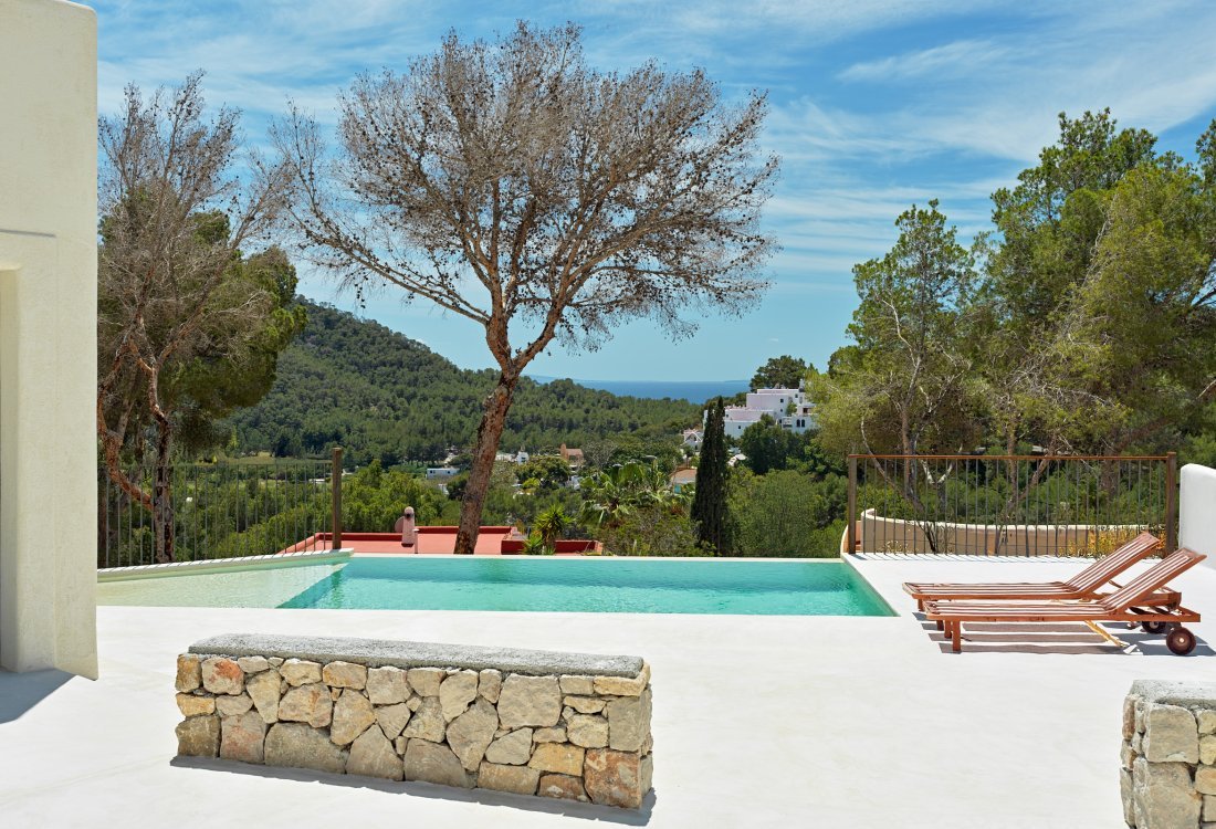 Stylishly renovated villa with mediterranean flair - 2
