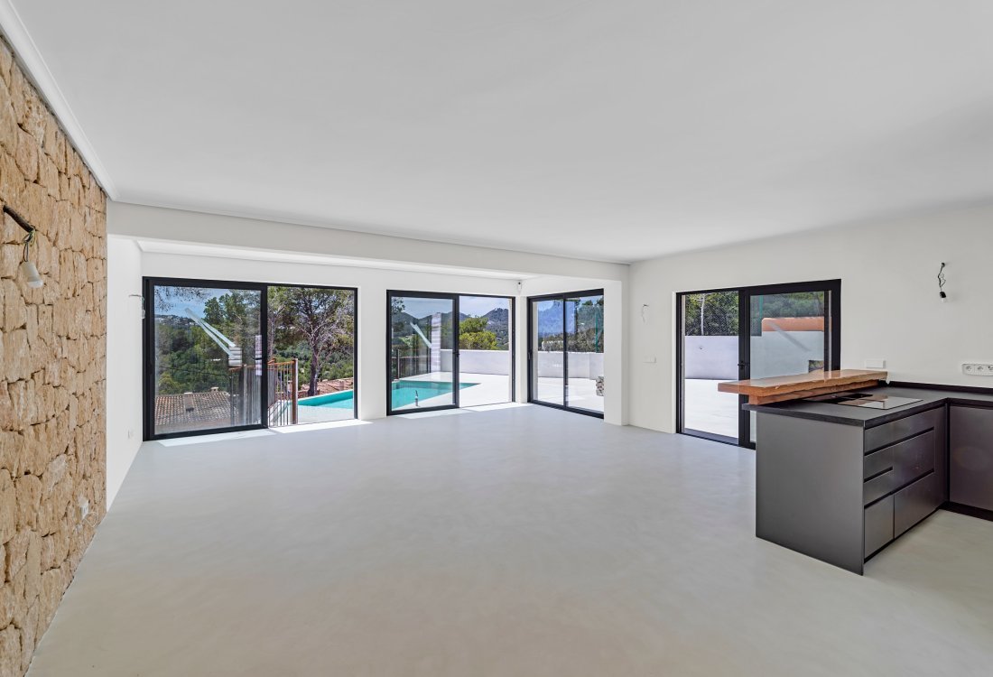 Stylishly renovated villa with mediterranean flair - 8