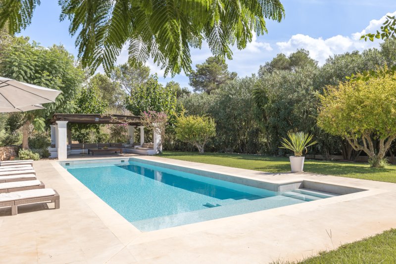 Finca renovada de alta calidad con pozo propio - 1