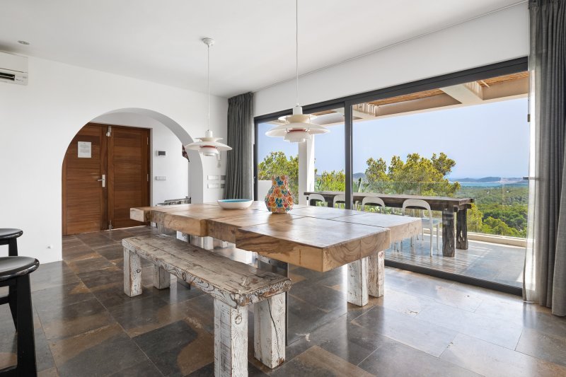 Villa en excelente ubicación con licencia turística - 4