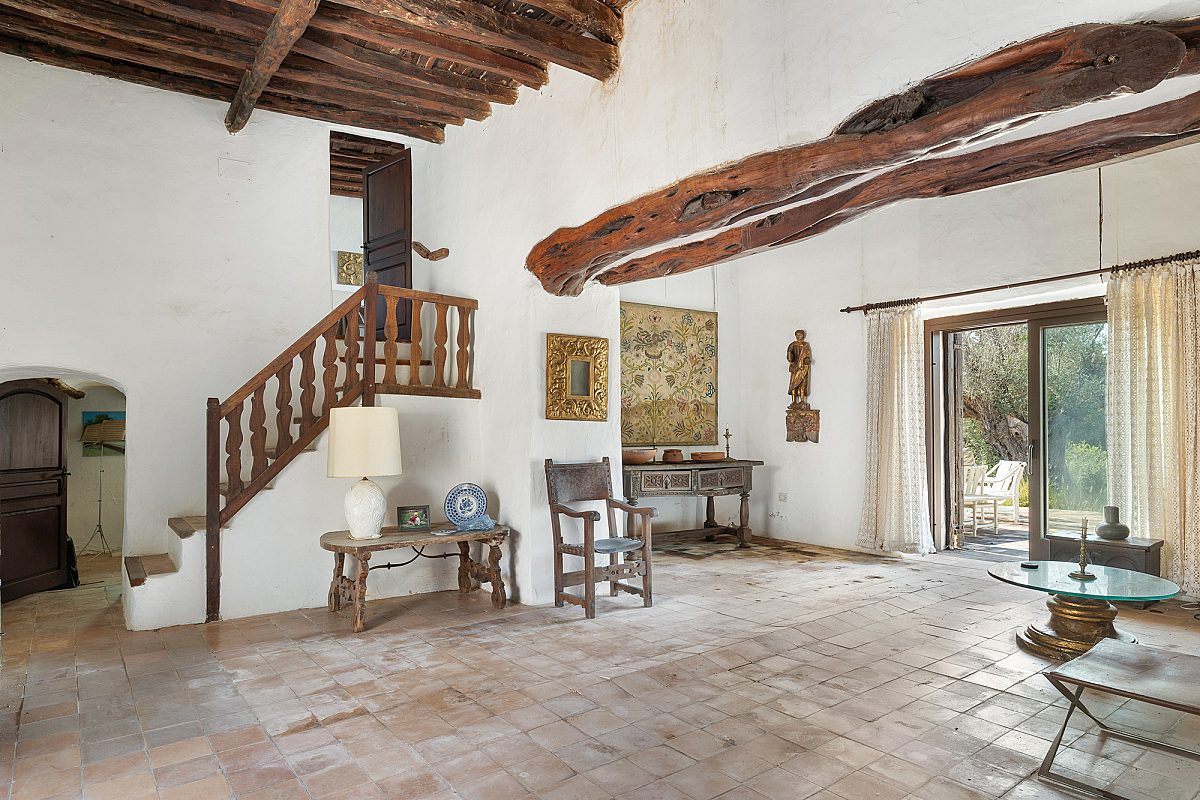 Authentic country estate with panoramic views - 7