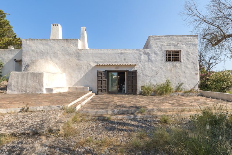 Authentic country estate with panoramic views - 1