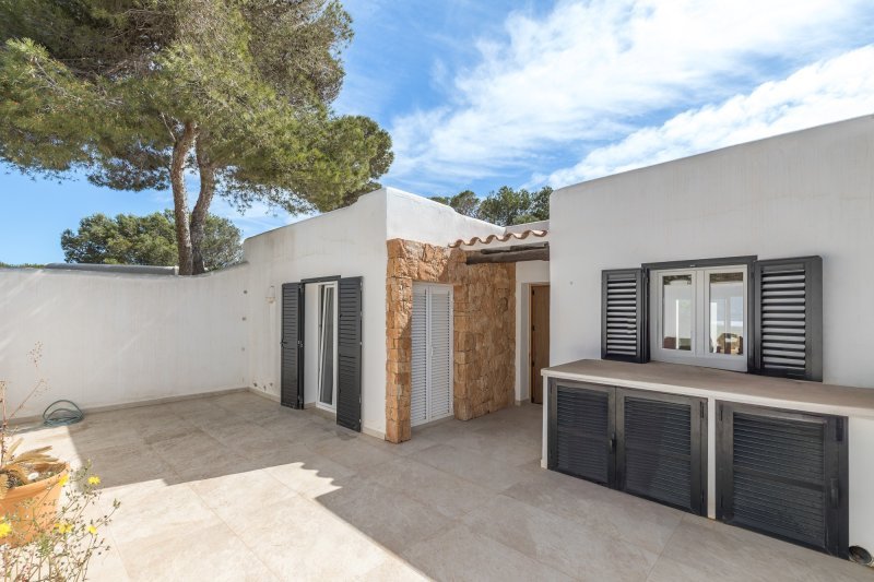 Elegant refurbished townhouse with views of Es Vedrà - 4