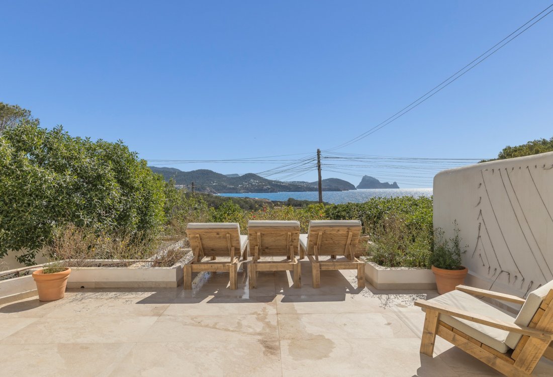 Elegant refurbished townhouse with views of Es Vedrà - 1
