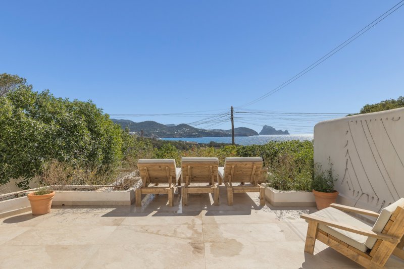 Elegant refurbished townhouse with views of Es Vedrà - 1