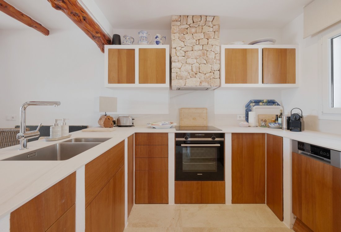 Elegant refurbished townhouse with views of Es Vedrà - 12