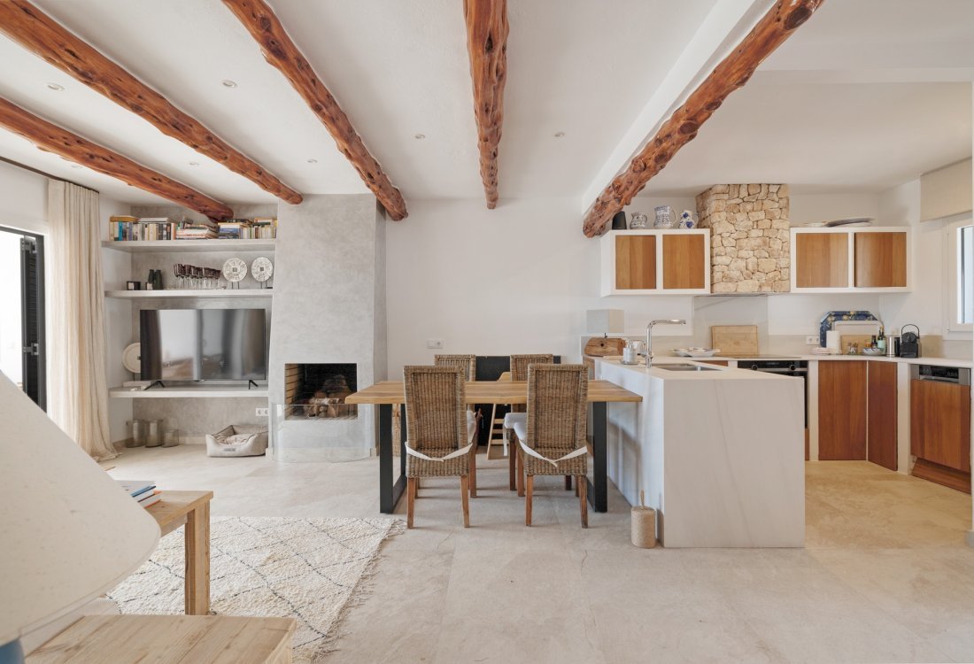 Elegant refurbished townhouse with views of Es Vedrà - 10