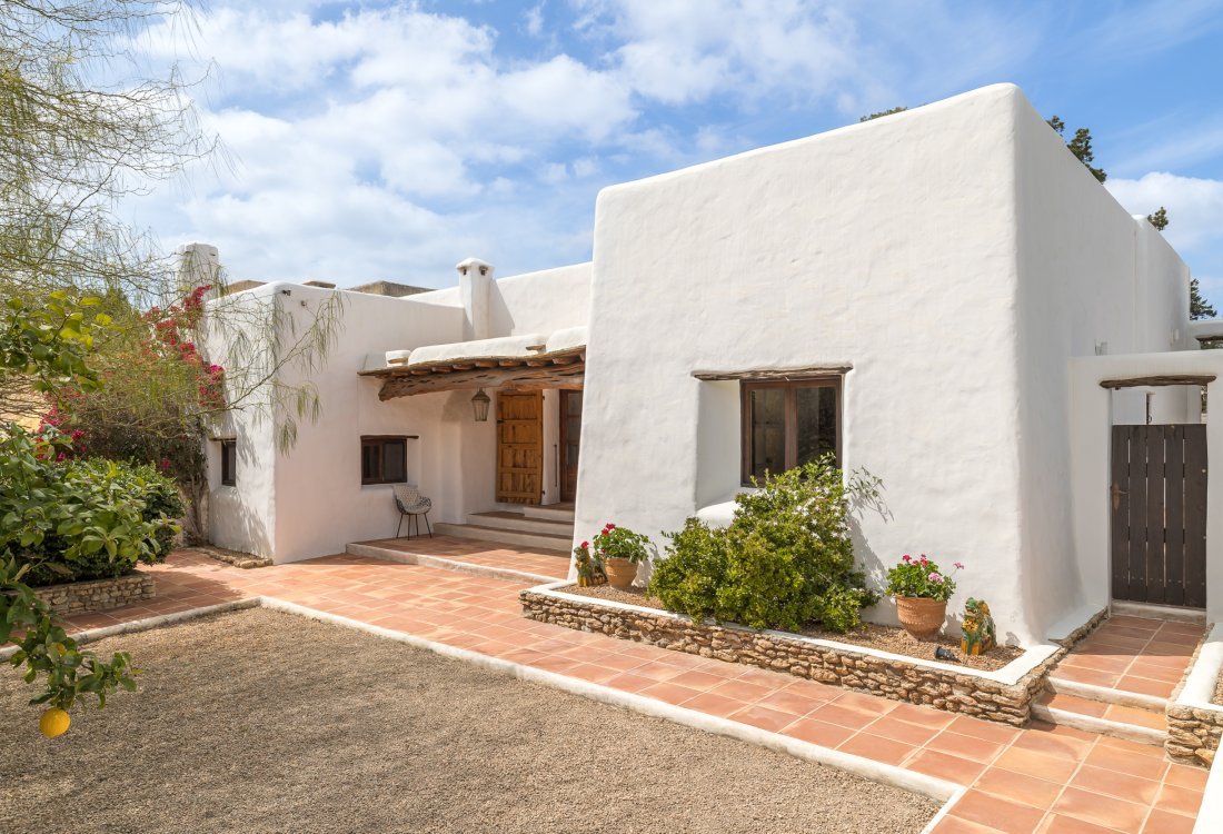 Two authentic fincas in a privileged setting - 2