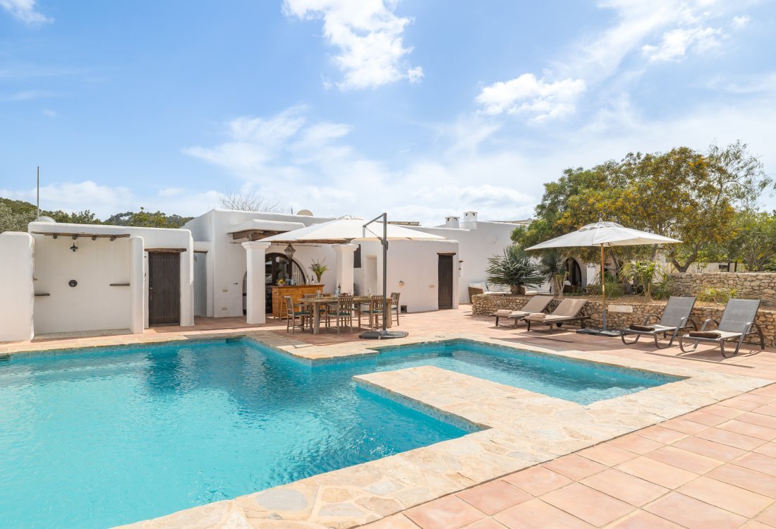 Two authentic fincas in a privileged setting - 1