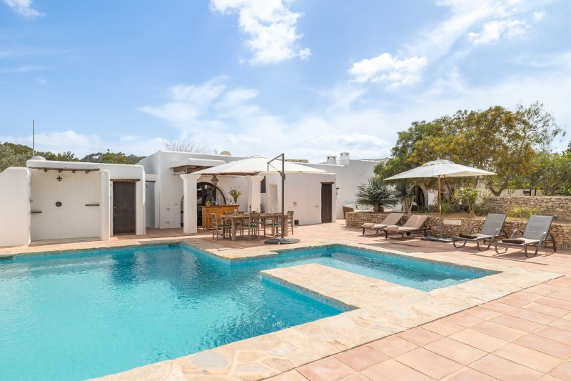 Two authentic fincas in a privileged setting - 1