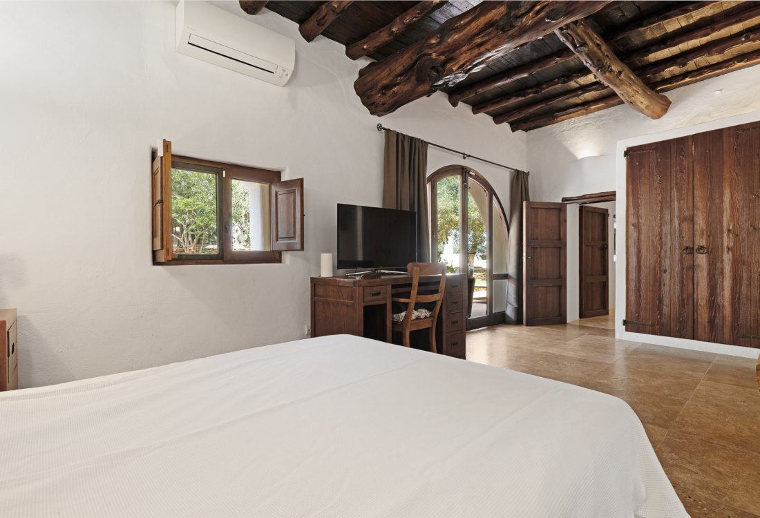 Two authentic fincas in a privileged setting - 38