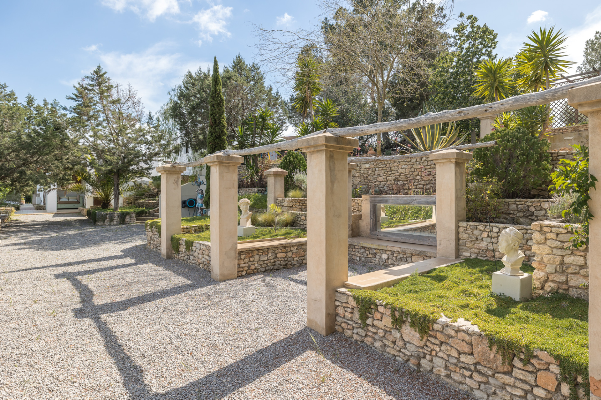 Dos fincas independientes en un entorno privilegiado - 31