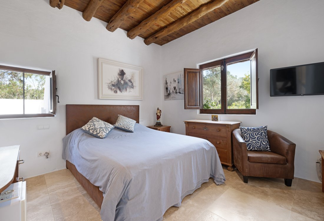 Two authentic fincas in a privileged setting - 32