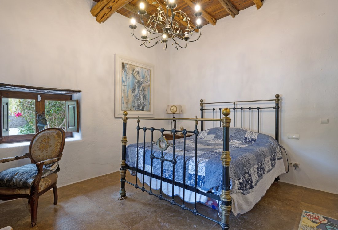 Two authentic fincas in a privileged setting - 36
