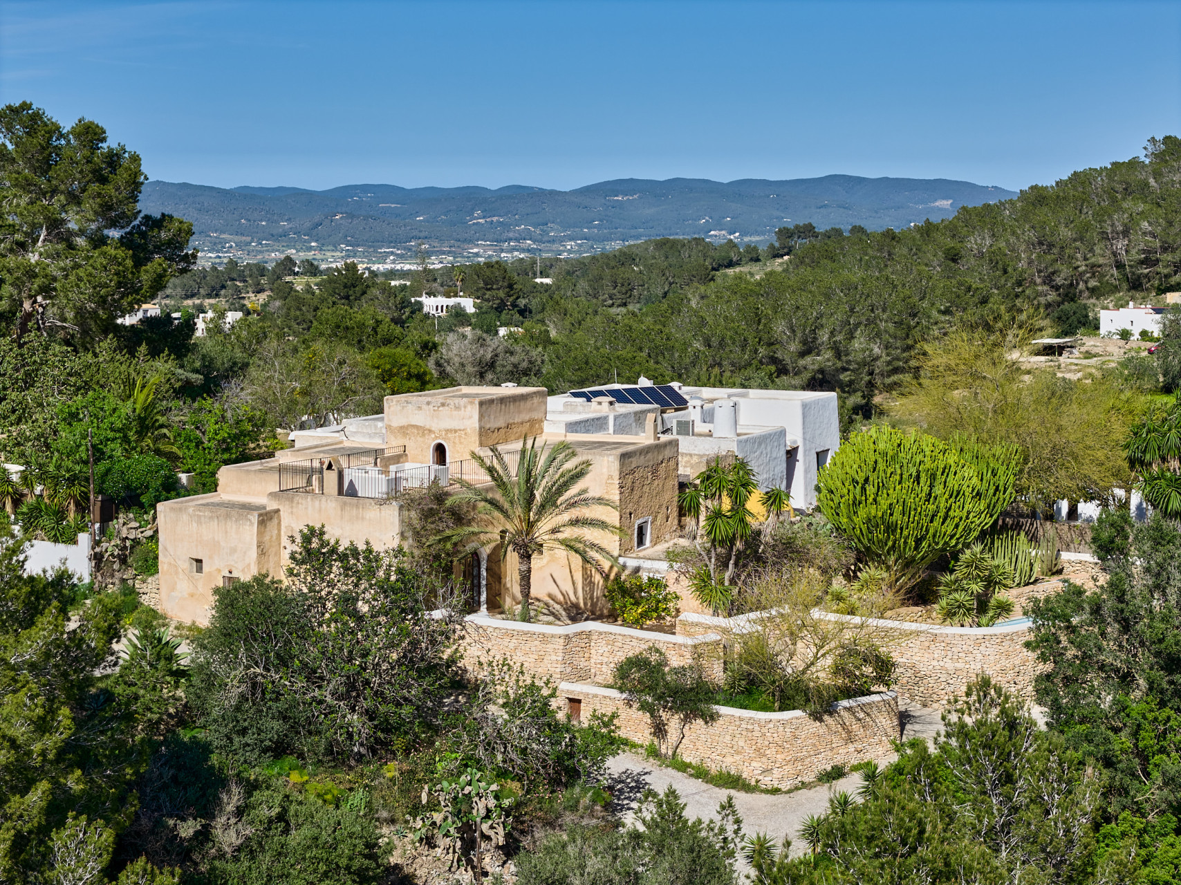 Dos fincas independientes en un entorno privilegiado - 30