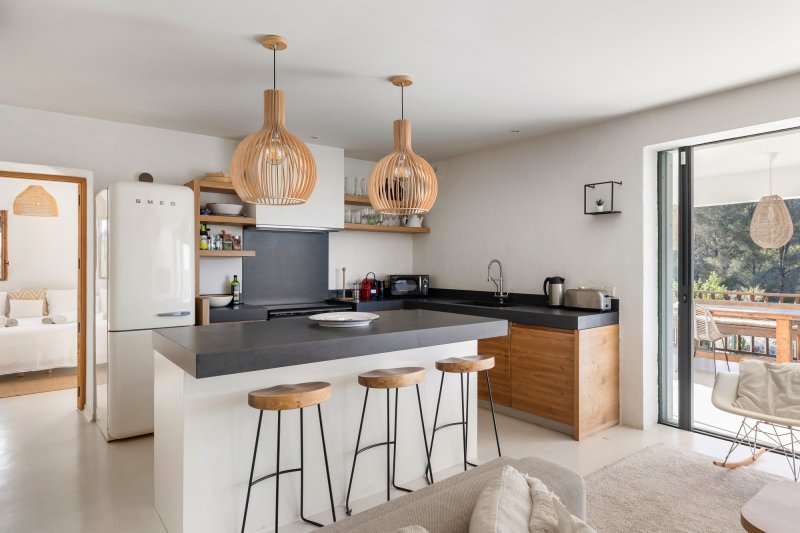 Villa renovada con estilo en medio de la naturaleza - 5