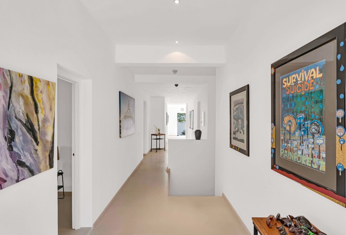 Villa with panoramic sea views in exclusive gated community - 27
